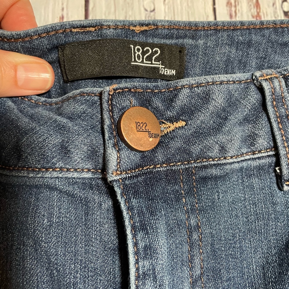 1822 Denim distressed jeans. Size 12. - Picture 3 of 10
